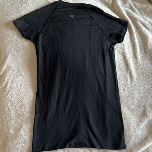 Lululemon Swiftly Tech Short-Sleeve Shirt 2.0 🖤